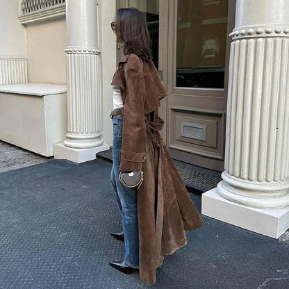 Manteau long vintage en suède avec ceinture